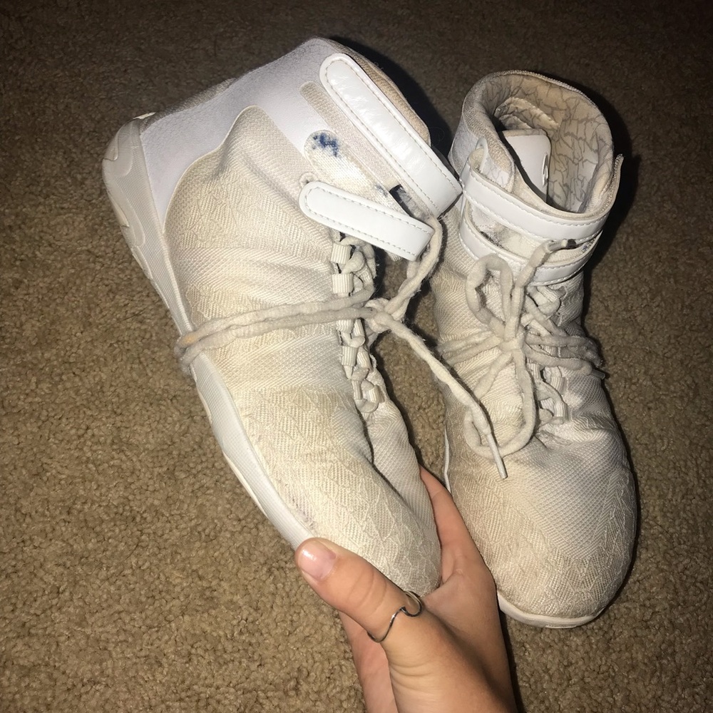 Infinite cheer shoes!